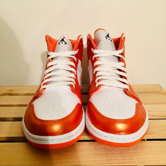 Air Jordan 1 Mid Se Electro Orange Size 11 - Picture 4 of 9